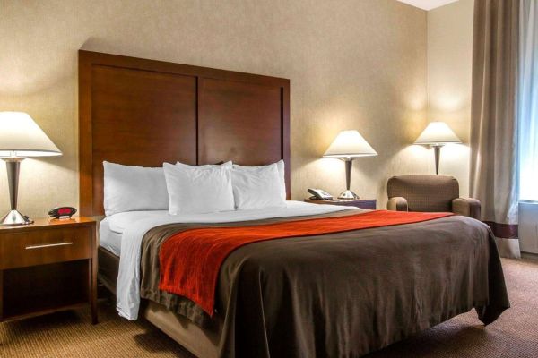 Comfort Inn & Suites adj to Akwesasne Mohawk Casino (Hogansburg)